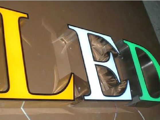 江津介绍LED招牌的基础知识。