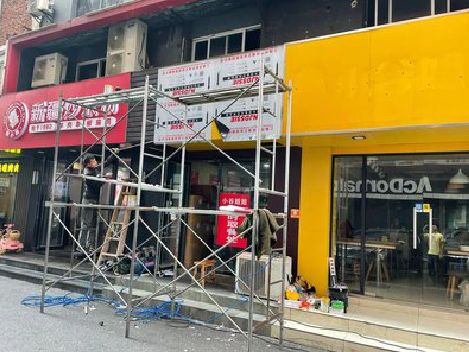 江津制作广告招牌如何避免它发黄？